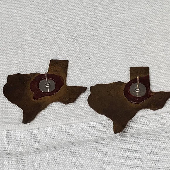 Vintage Metal Texas Cut Floral Etched Metal Bronze Finish Earrings SET OF 2 - Picture 6 of 14